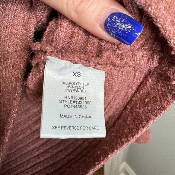 Juniors / Womens turtle neck sweater - Picture 3 of 3